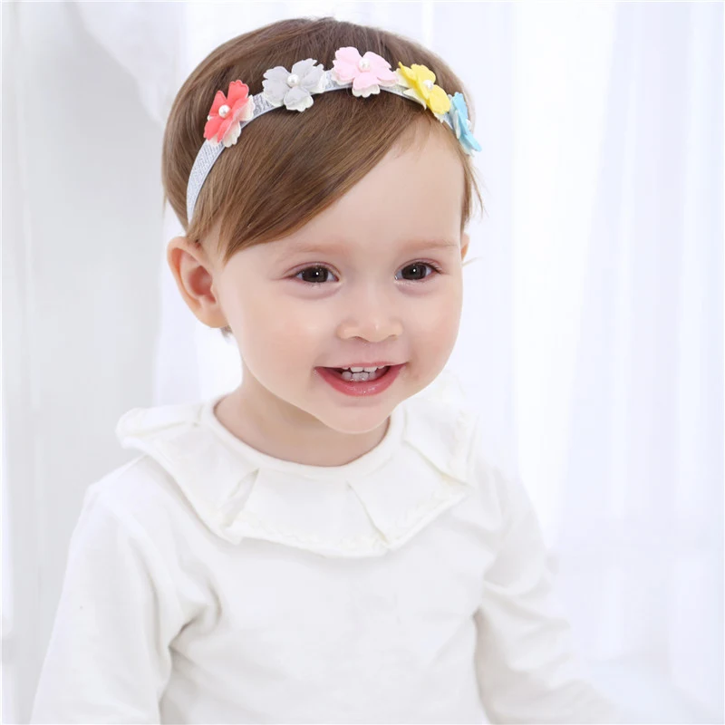 Title 6, Tiara infantil floral com cinco cores e pérolas...
