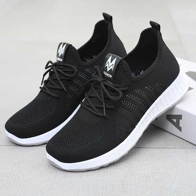Neue Damen Netze Schuhe aus altem Beijing Stoff, atmungsaktiv und leicht, perfekt für den Sommer, traditioneller Stil. — foto 3