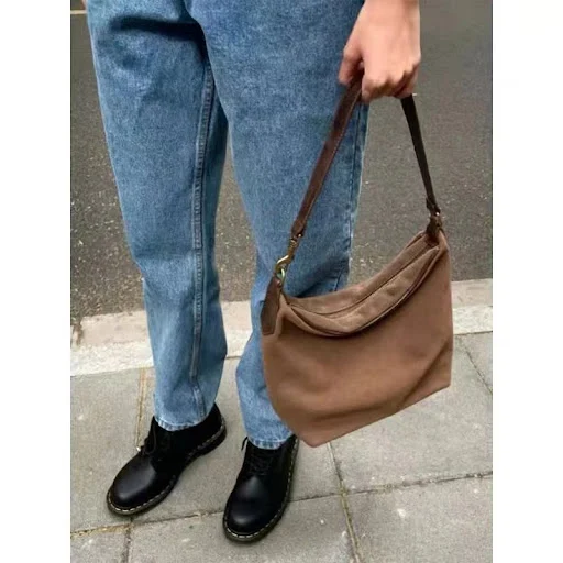 Title 1, Američka torba od matiranog antilopa na jedno r...