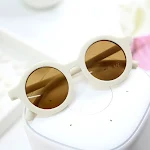 Óculos de sol redondos infantis Proteção UV Design decorativo Proteja os olhos do seu filho com estilo e segurança nestes óculos. — foto 1