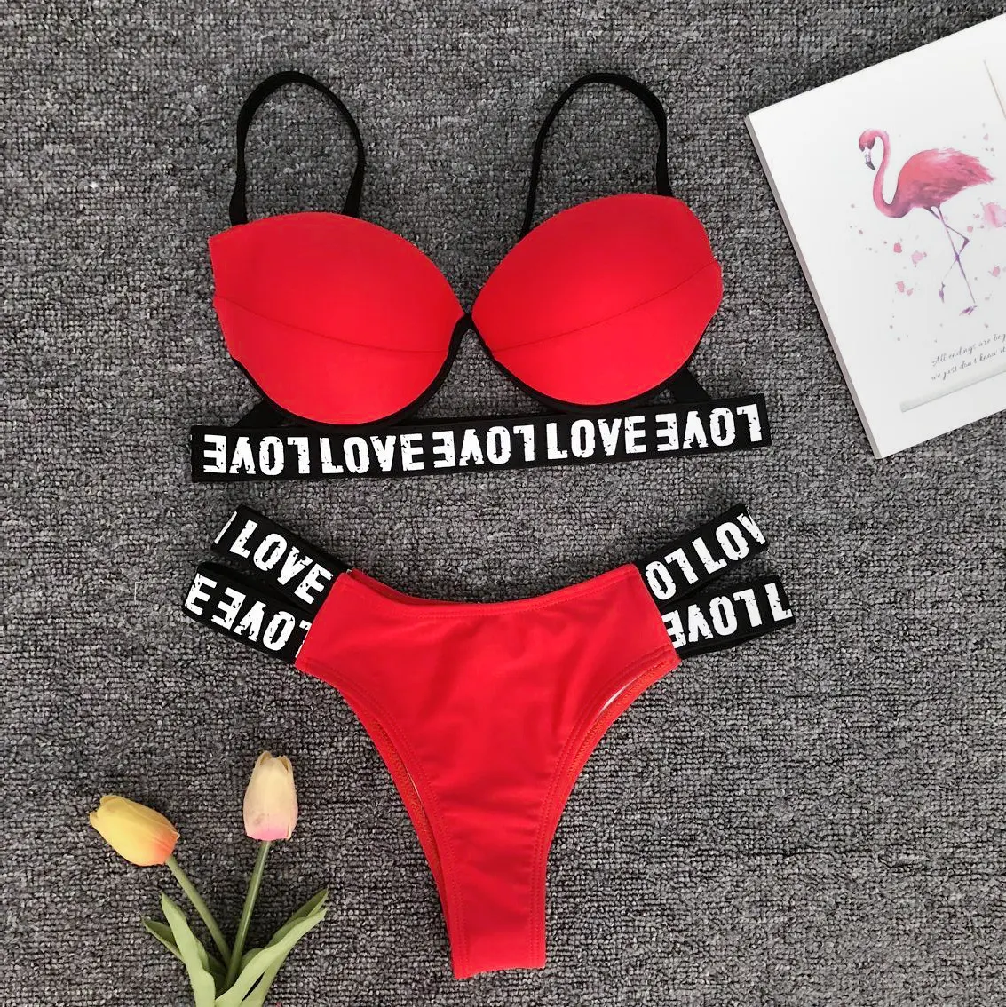 Bikini leopardo blanco sexy para mujer, ideal para playa y piscina. Disfruta del sol con estilo, resaltando tu figura y sintiéndote confiada. — foto 3