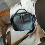 Nova Bolsa Crossbody de Couro Macio de Primeira Camada com Alça de Ombro Única, Conforto e Estilo para o Dia a Dia — foto 4