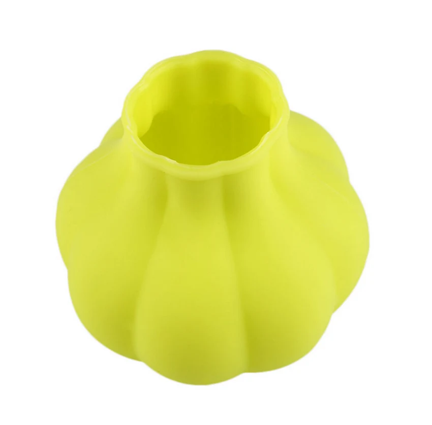 Garlic Shape Manual Household Garlic Peeler, easy to use, saves time, efficiently peels garlic cloves for quick meal pre — photo 12