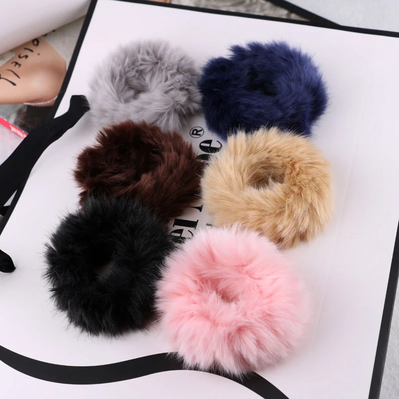 Nova Bola de Pelo Imitando Pelo de Coelho com Laço, macia e versátil para artesanato e decoração. Ideal para projetos criativos e divertidos. — foto 1