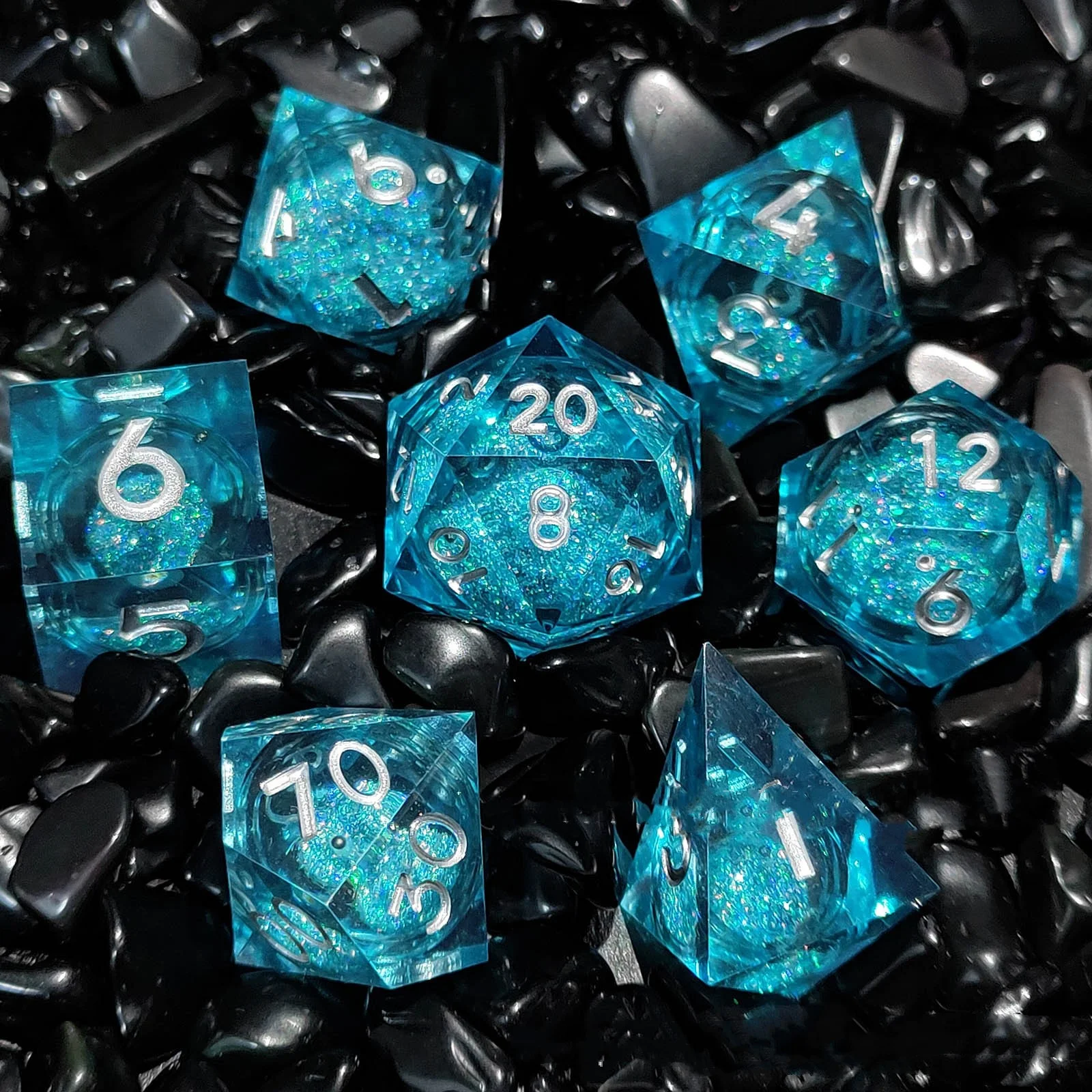 Jogo de tabuleiro Dados de Coração com fluxo de resina líquida. Adicione um toque visualmente incrível às suas partidas e torne-as memoráveis. — foto 4