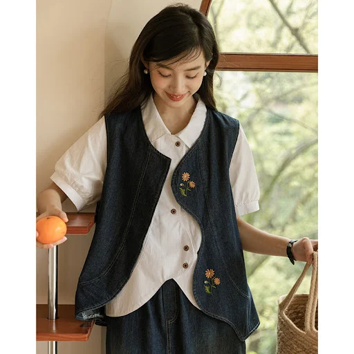 Title 2, Artistic Irregular Wavy Design Draft Embroidery...