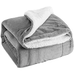 Luxurious Sherpa lamb blanket for ultimate comfort and warmth. Snuggle up in this incredibly soft blanket for a relaxing — photo 3