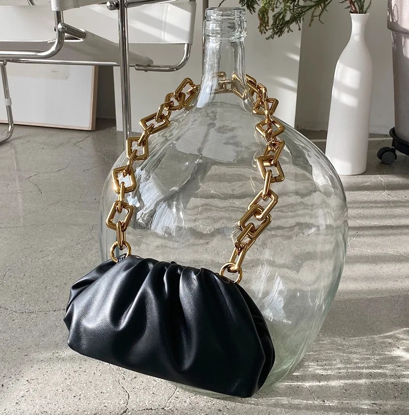 Title 4, Bolsa de ombro nuvem com corrente grossa, elega...