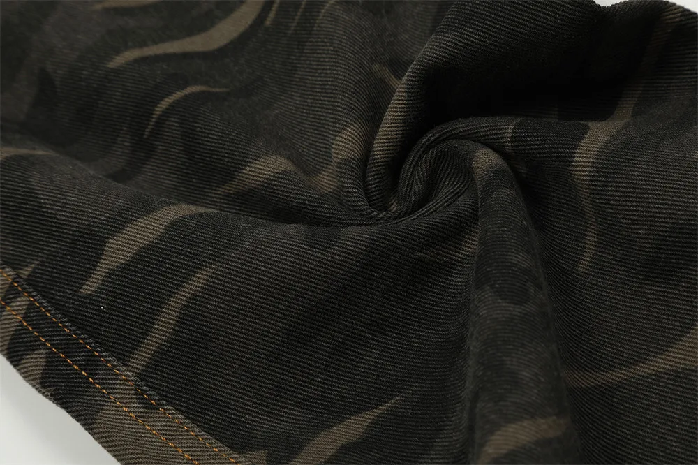 Calças Cargo Camufladas com Contraste de Cores Masculinas Conforto e Estilo para o Dia a Dia e Aventuras ao Ar Livre Design Moderno e Funcional — foto 13