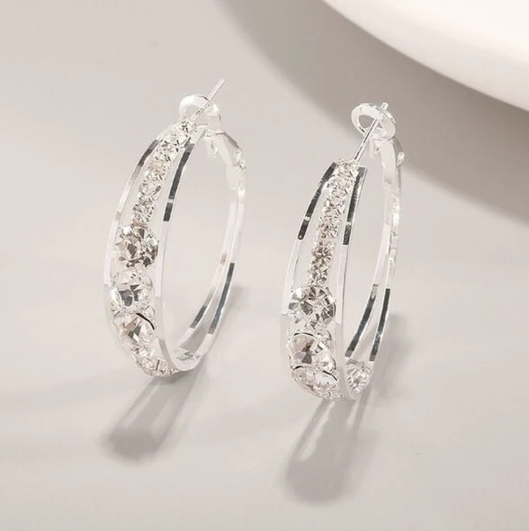 Brincos femininos de mosaico com furadeira a ar europeus e americanos, perfeitos para realçar seu estilo e adicionar elegância a qualquer look. — foto 4