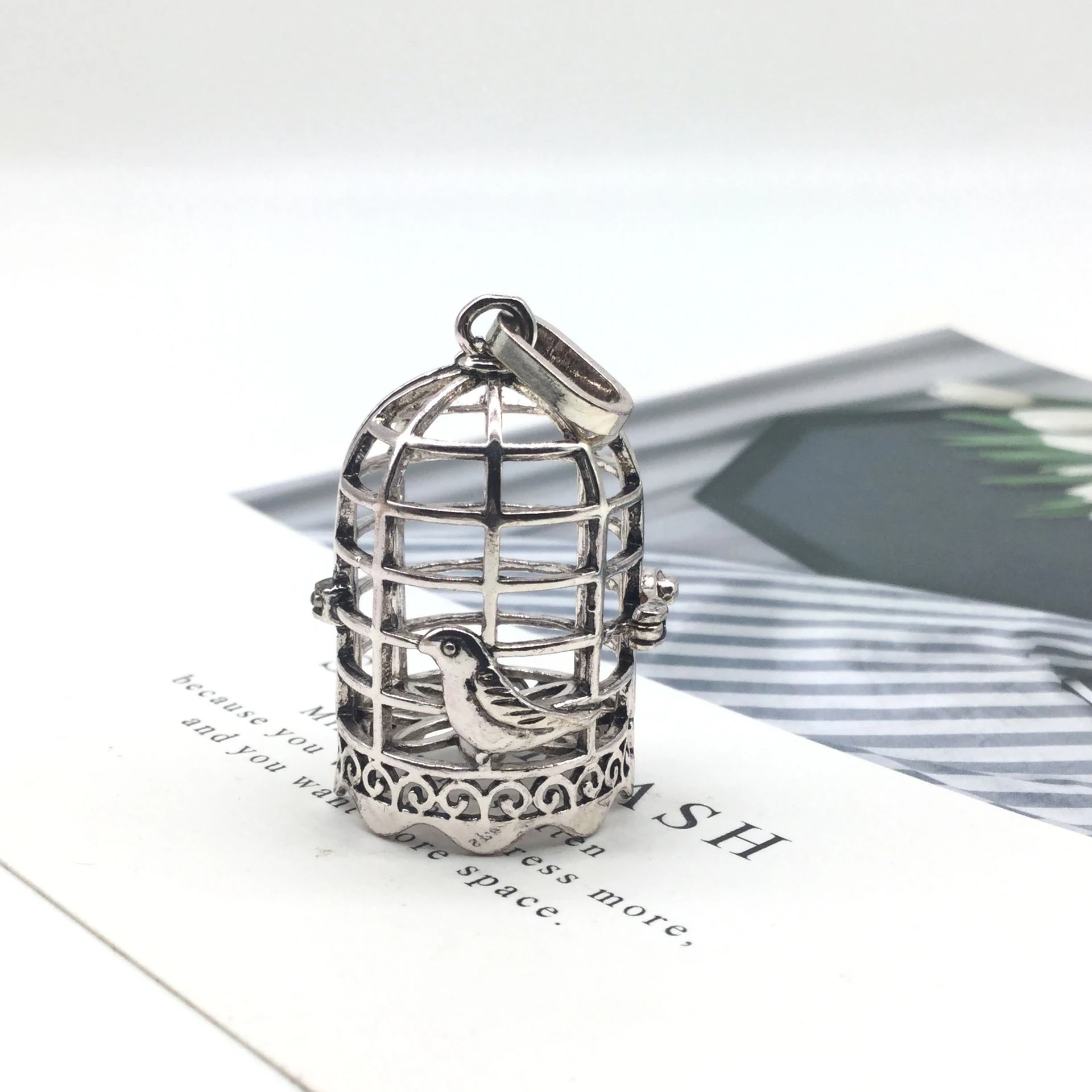 Acessórios retrô para cintura com lâmpadas em forma de gaiola de pássaro. Instalação fácil, estilo vintage, perfeito para decoração e iluminação charmosa. — foto 4