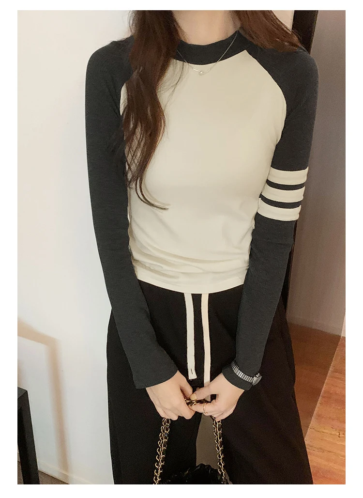 Title 14, Contrast Color Raglan Sleeve Sweater with a Ski...