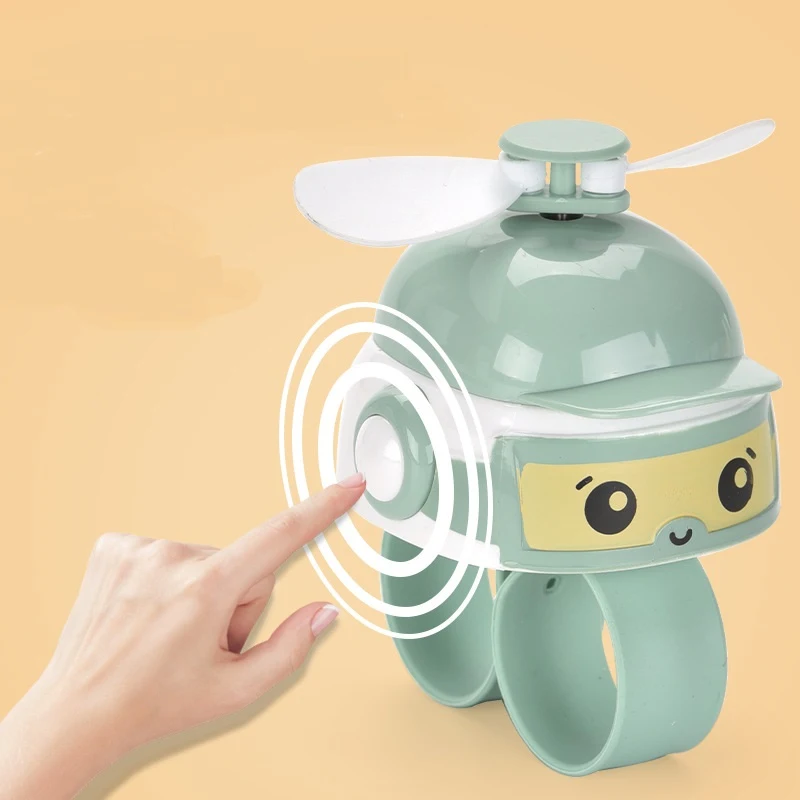 Ventilador de relógio de pulso portátil Mini Desenho Animado Refresque-se com este ventilador de pulso fofo e leve, perfeito para crianças e adultos. — foto 4
