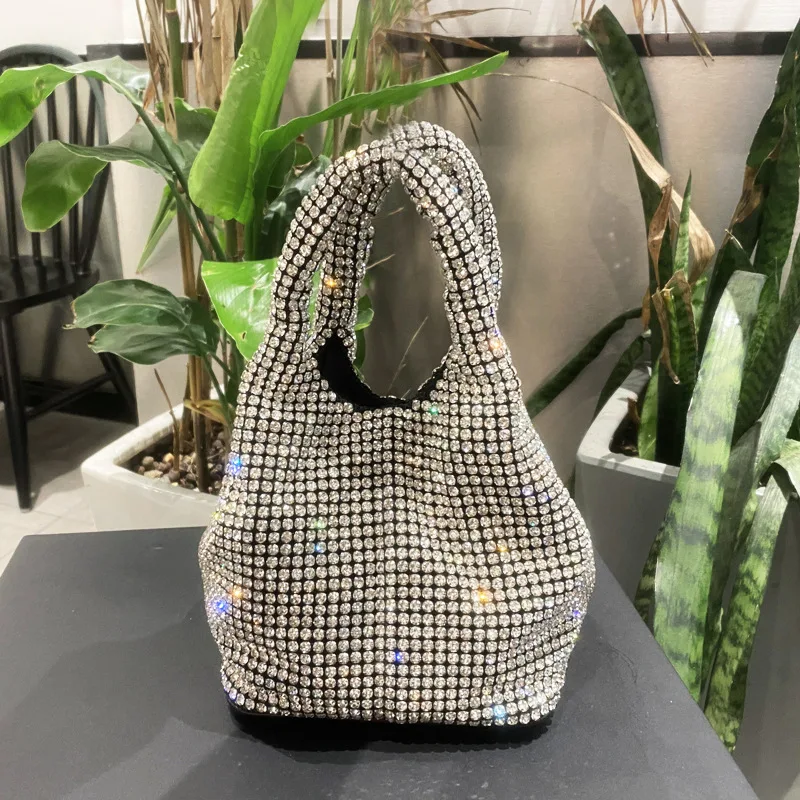 Title 7, Colete com strass Bolsa tipo balde Corrente Bol...