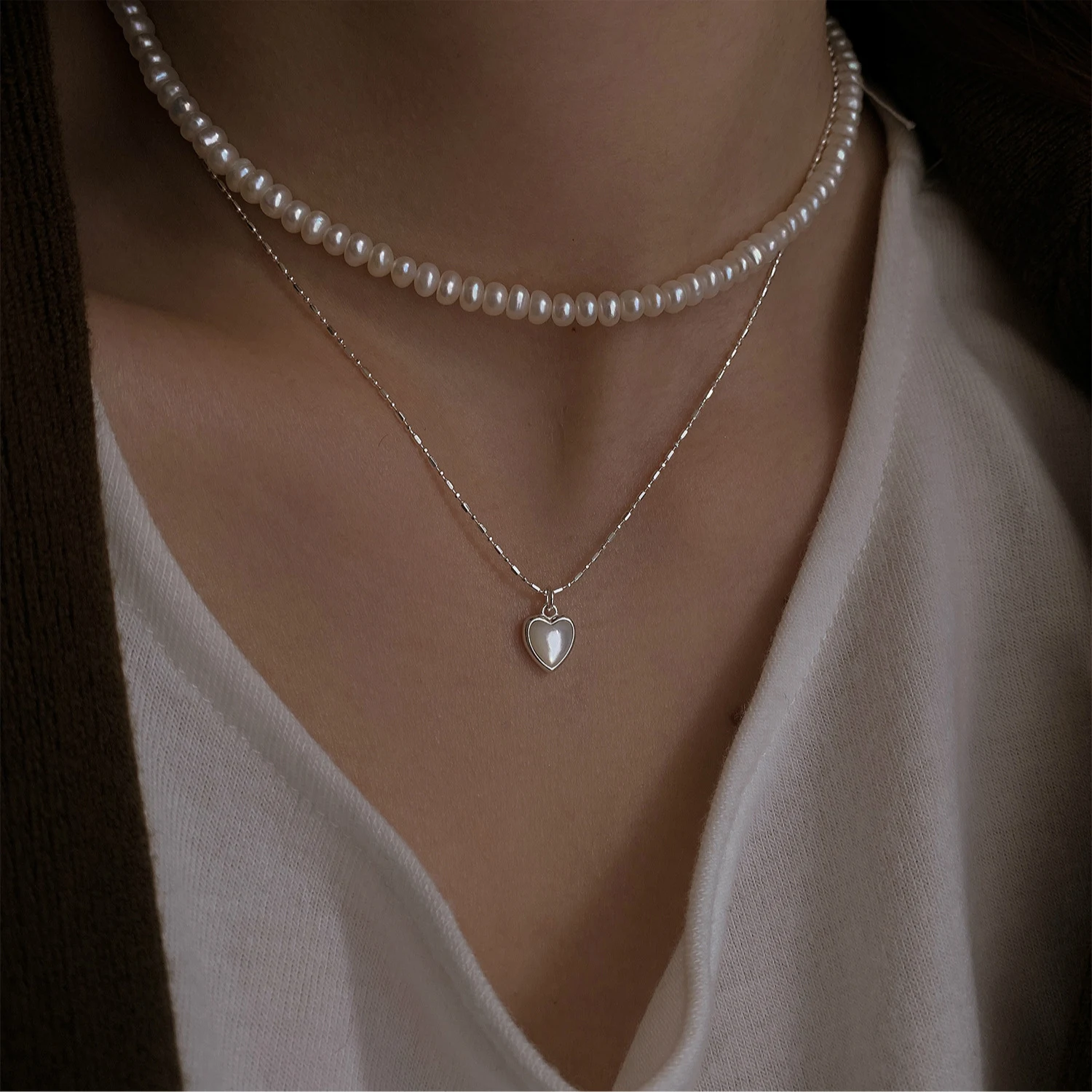 Colar de Coração de Prata 925 Simples e Sofisticado. Um presente perfeito para demonstrar amor com elegância e brilho sutil. — foto 3