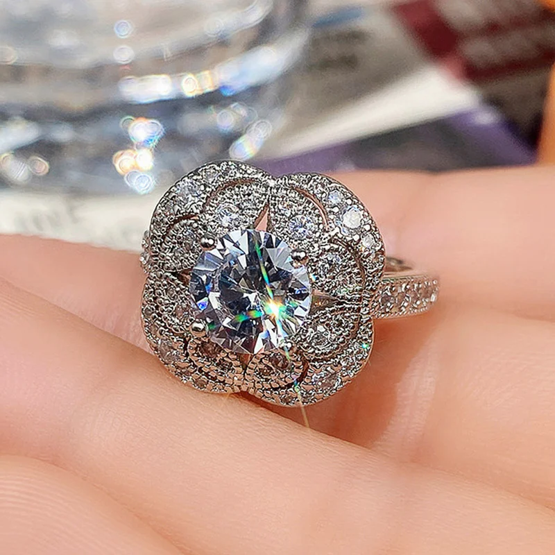 Anel de flores vintage de moda com zircônia, um acessório elegante e charmoso para adicionar um toque especial ao seu visual. — foto 3