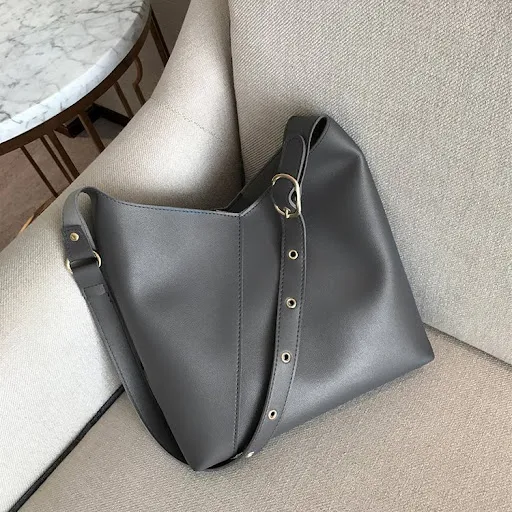 Title 20, Bolsa de ombro versátil de cor pura. Essencial ...