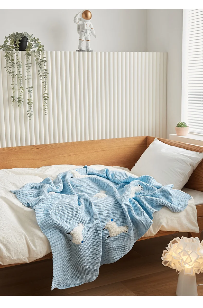 3D Embroidered Knitted Children's Sofa Blanket. Soft, warm and cozy blanket perfect for the sofa or bed. Ideal for snugg — photo 4