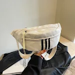 Modische Sport Umhängetasche für die Brust, vielseitig und lässig. Der perfekte Begleiter für Alltag und Freizeit, bietet Komfort und praktischen Stauraum. — foto 3