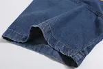 Camisa masculina de manga curta jeans com gato bordado. Conforto do denim e charme felino para um estilo casual e moderno, ideal para o dia a dia. — foto 5