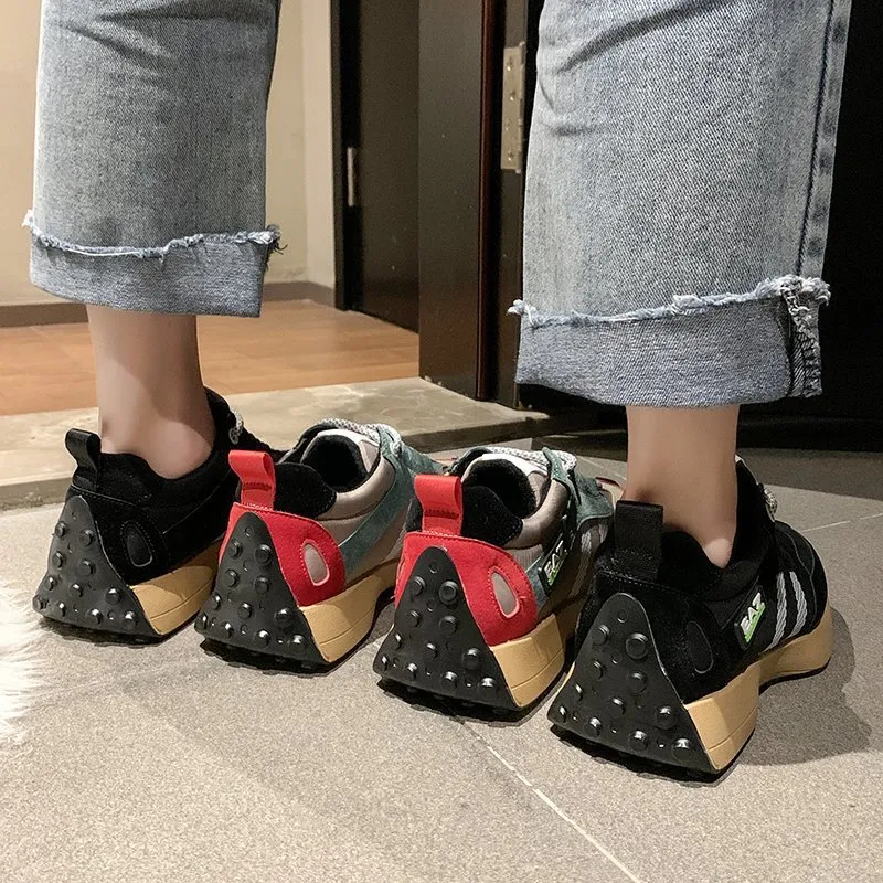 Tênis Feminino Esportivo com Sola Grossa Versátil. Sapatos Daddy Shoes para Mulheres. Conforto e Estilo para Todas as Ocasiões. — foto 5
