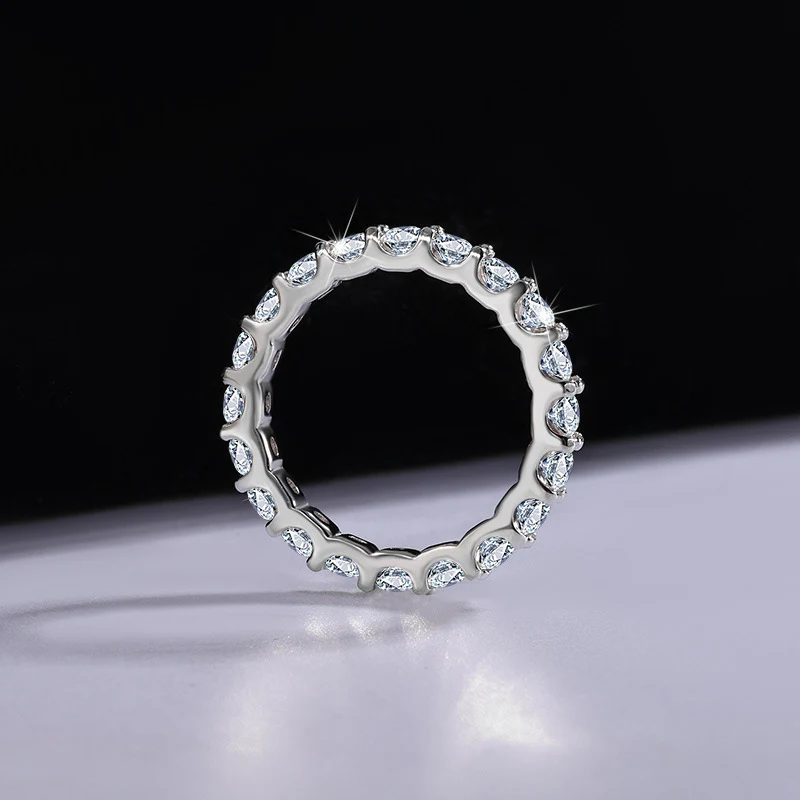 Anel de moissanite em prata esterlina S925 para mulheres. Brilho deslumbrante e design elegante. Perfeito como presente ou anel de noivado. — foto 8