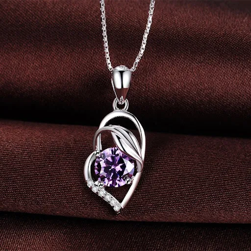 Title 6, Ein Herz, ein Blatt, Amethyst-Schlüsselbeinkett...