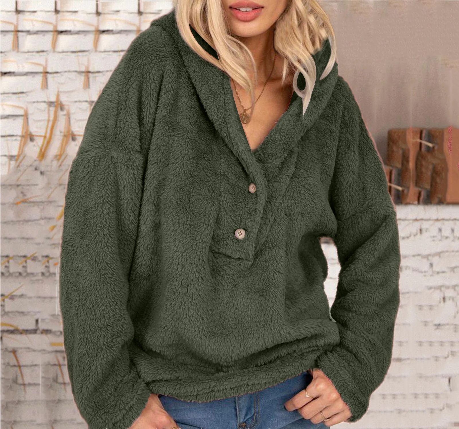 Moda feminina pulôver com capuz suéter solto de pelúcia — foto 2