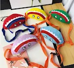 Bolsa transversal infantil de lona bordada com desenhos animados, ideal para crianças. Confortável e divertida, perfeita para levar o essencial em passeios. — foto 9