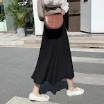 Örme Etek Midi Boy Kışlık Kazaklı Sonbahar Kış Uzun Etek Çok Yönlü Kışlık Etek, sıcak ve şık bir görünüm için idealdir. — Fotoğraf 2