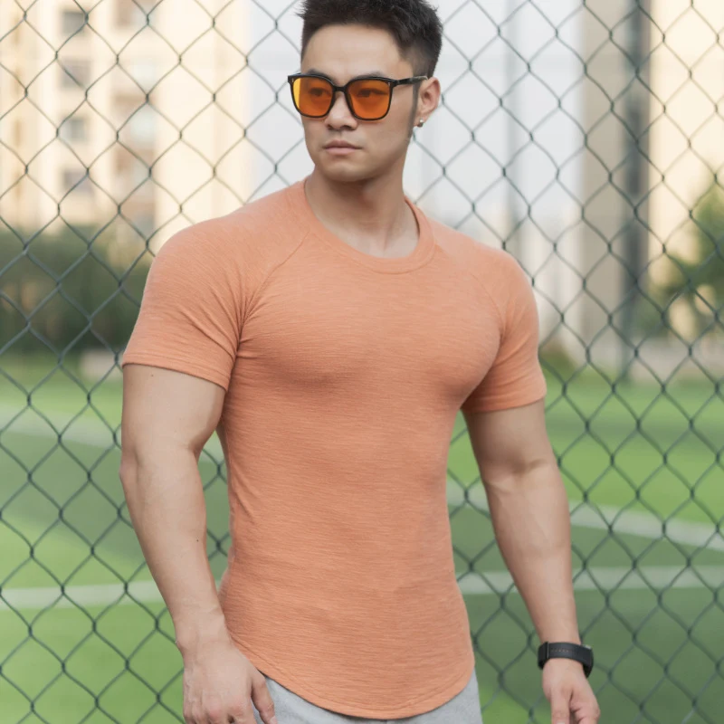 Camiseta fitness masculina de manga curta algodão para esportes de verão, camada base respirável e confortável para treinos. — foto 3