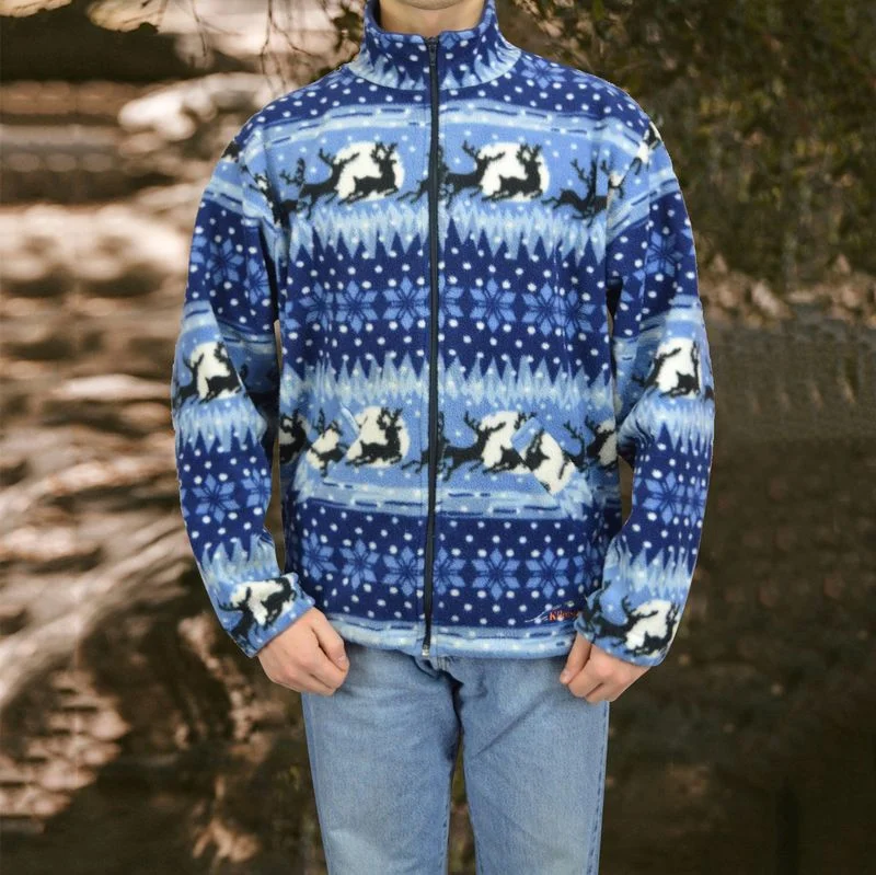 Blusa de moletom com capuz soltinha e estampada, com toque de pelúcia, perfeita para um visual moderno e confortável, ideal para o dia a dia. — foto 4