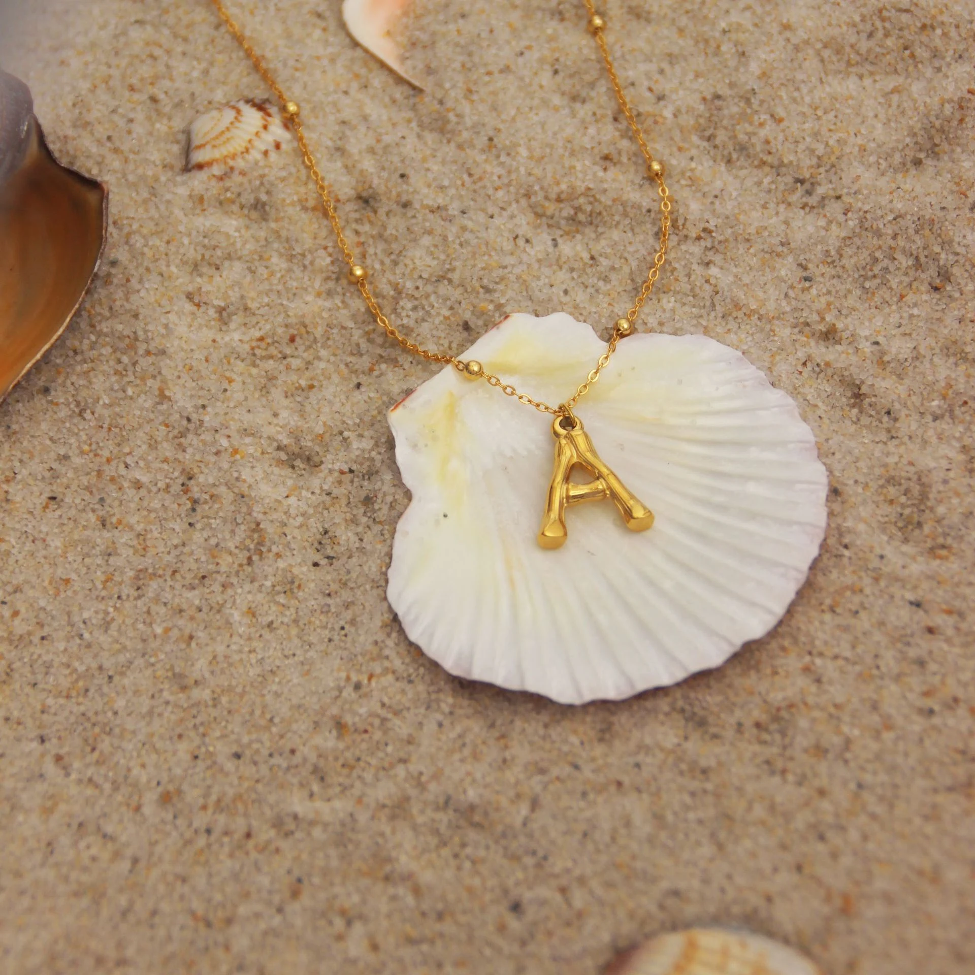 Colar Série Oceano Europeu e Americano para Mulheres, um acessório elegante que adiciona um toque marítimo ao seu visual e estilo. — foto 1