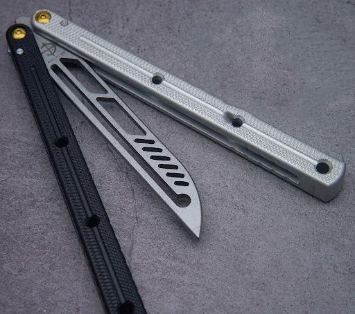 Title 17, New Boundless Siren V3 Butterfly Knife Practice...
