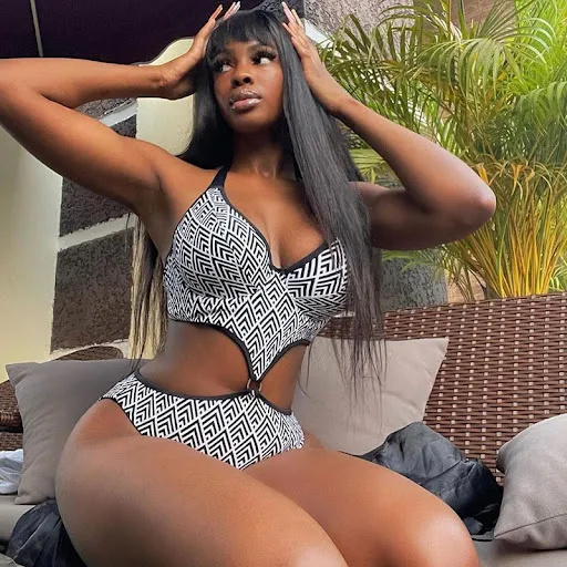 Title 5, Body estampado com decote halter e cintura aberta