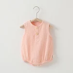 Macacão de verão fino de algodão gaze para bebê Leve e respirável Roupa de uma peça Conforto para dias quentes Ideal para o seu pequeno Aconchego — foto 4