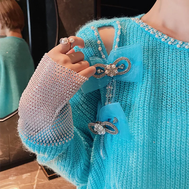 Title 5, Base Shirt Sleeves Diamond-studded Sweater. A c...