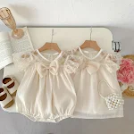 Macacão fino de verão para bebê, leve e respirável. Perfeito para dias quentes, confortável para brincar e passear ao sol. — foto 11