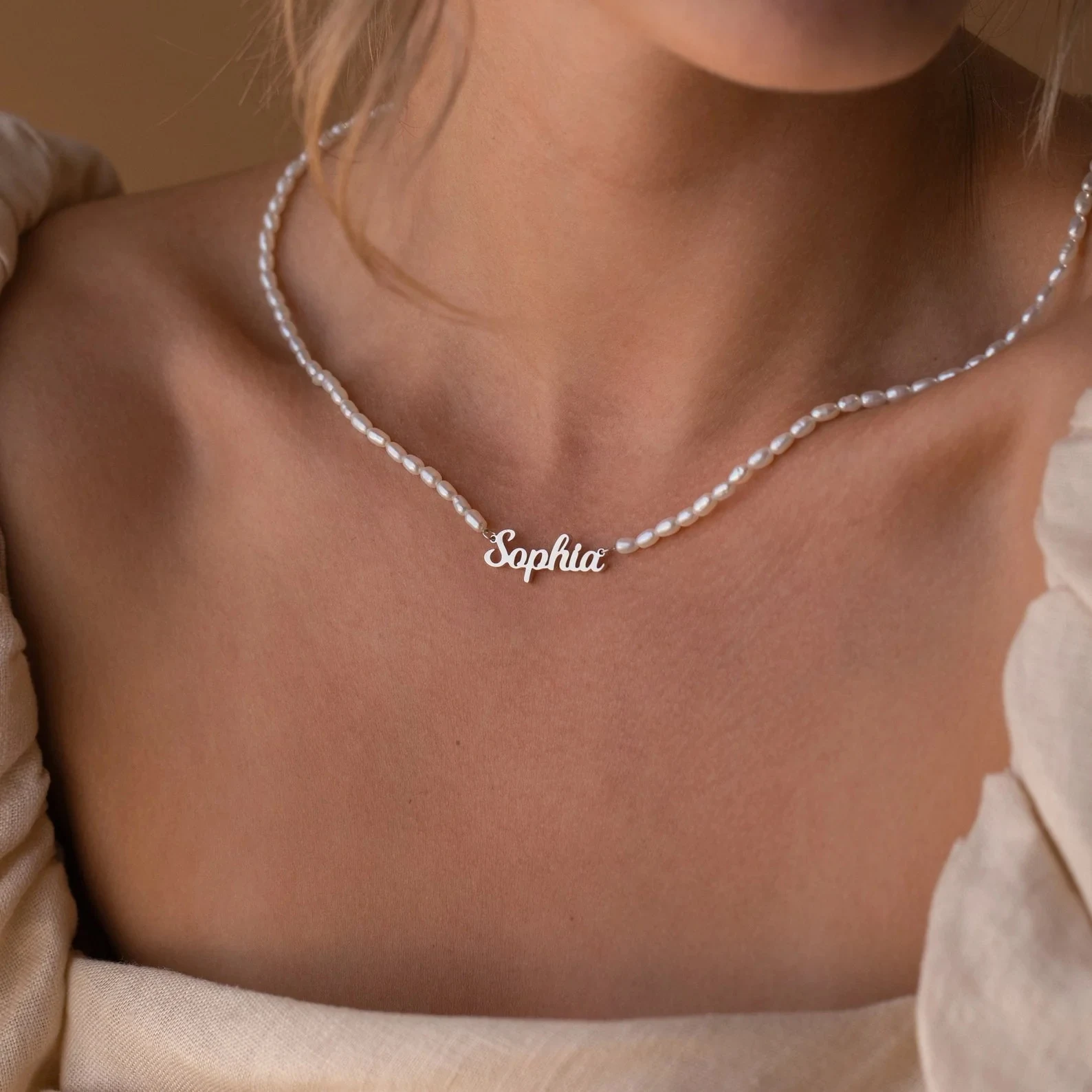 Colar com pingente de nome personalizado com contas de pérolas para mulheres, aço inoxidável. Colar com placa de identificação personalizada e elegante. — foto 7