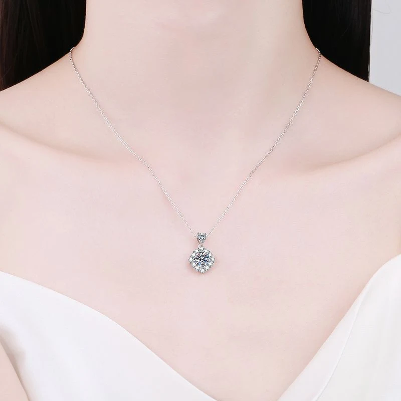 Colar com pingente casual feminino em prata esterlina, elegante e charmoso. Ideal para uso diário, realça seu visual com facilidade. — foto 1