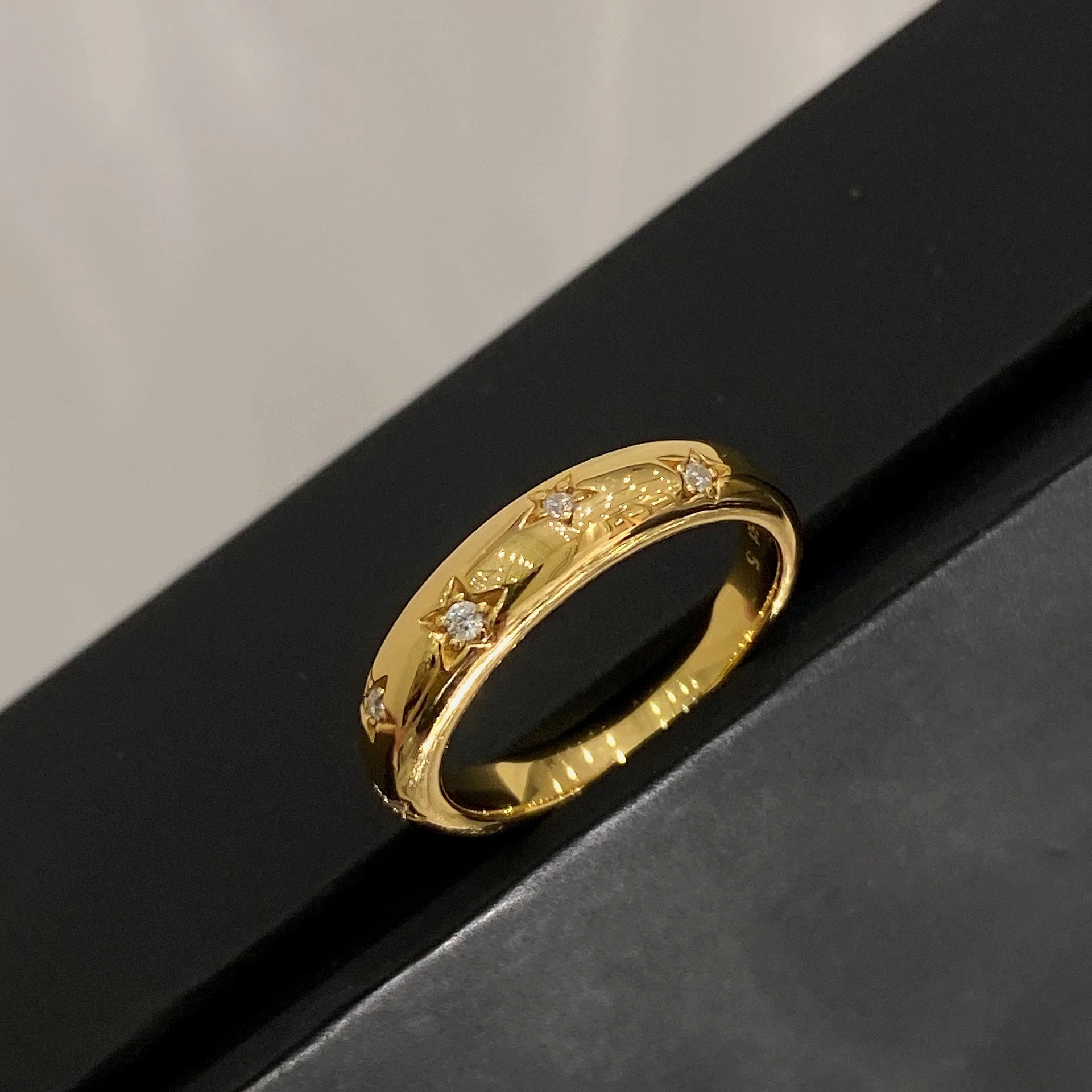 Anel de casal Fashion Eight Stars 925 prata esterlina, um símbolo elegante de união e amor para casais modernos. — foto 1