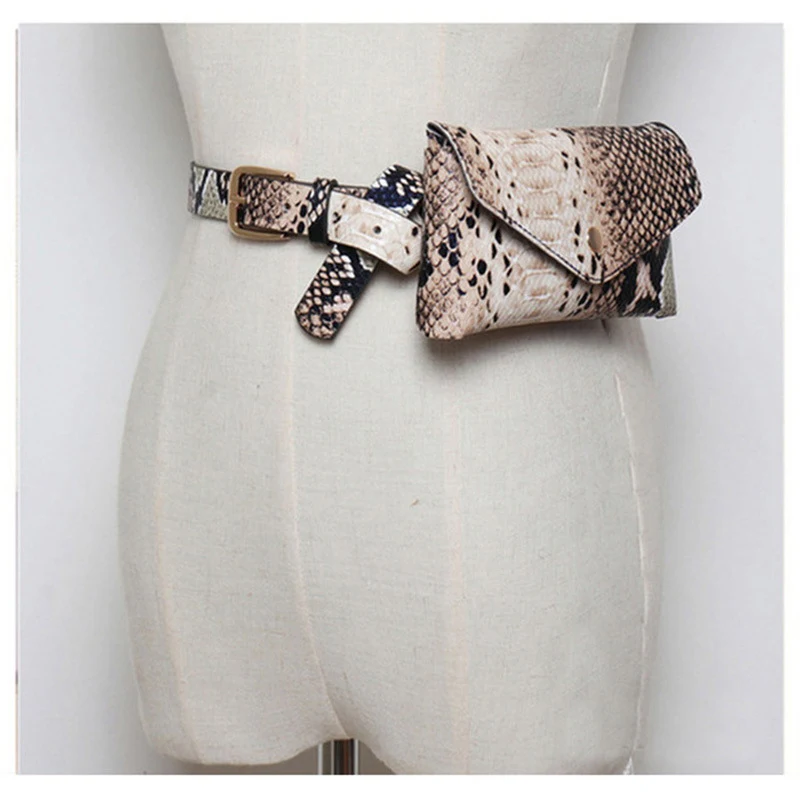 Bolsa de cinto feminina com estampa de cobra, moderna e funcional. Leve seus pertences essenciais com estilo e aproveite a praticidade. — foto 1