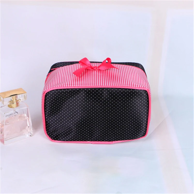 Striped Multicolor Large-capacity Storage Cosmetic Bag perfect for travel and home. Keep all your makeup and beauty item — photo 2