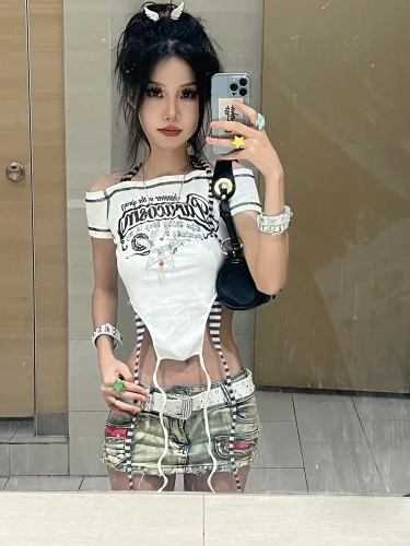 Title 5, Hotties T-shirt Halterneck a Righe con la Scri...
