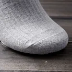 Calzini a tubo semplici a righe da uomo, in puro cotone spesso, comodi e perfetti per un comfort duraturo e quotidiano. — foto 6