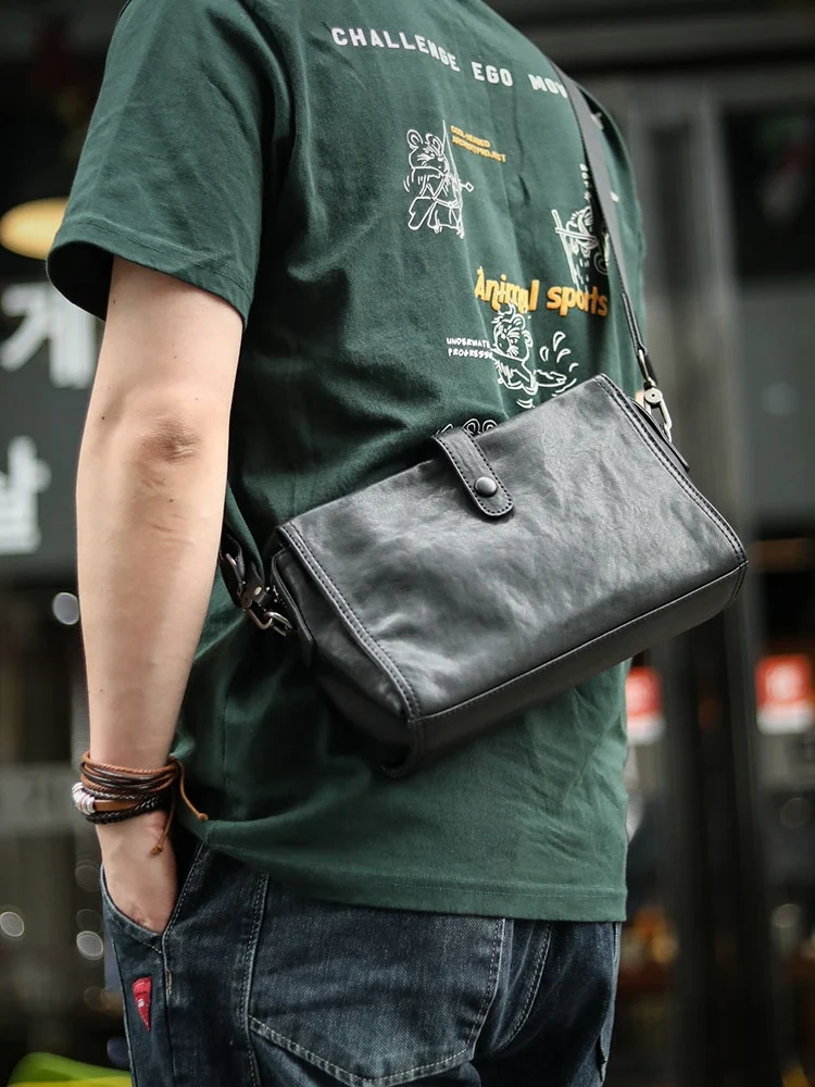 Bolsa de moda diagonal de um ombro em couro de vaca, elegante e prática. Perfeita para transportar seus itens essenciais com estilo e conforto. — foto 2