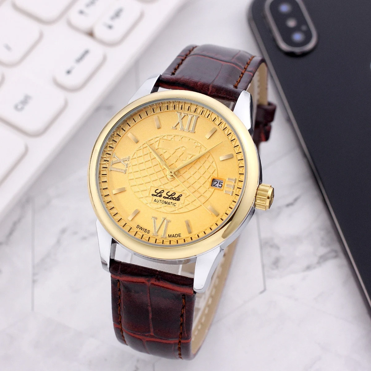 Mechanisch Herenhorloge voor Business en Banket. Een prachtig accessoire voor formele gelegenheden, straalt elegantie en klasse uit. — foto 6