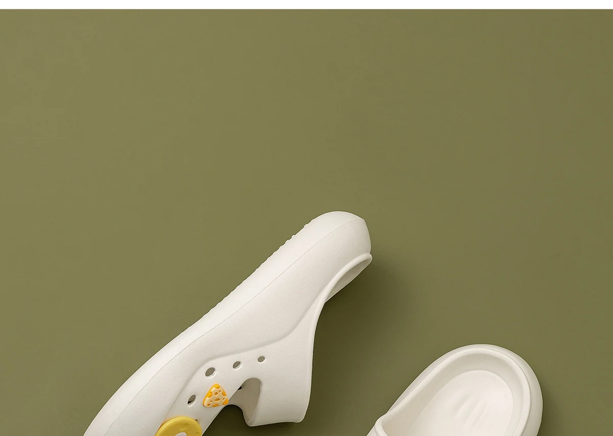 Sapatos Fofos com Furos Femininos Calçado Externo de Bico Fechado Confortáveis e Charmosos para Uso Diário e Ocasiões Casuais e Descontraídas — foto 2