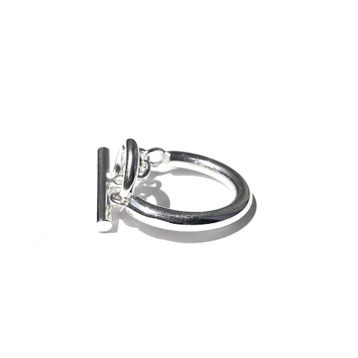 Title 8, Anel minimalista TO Buckle. Design elegante e d...