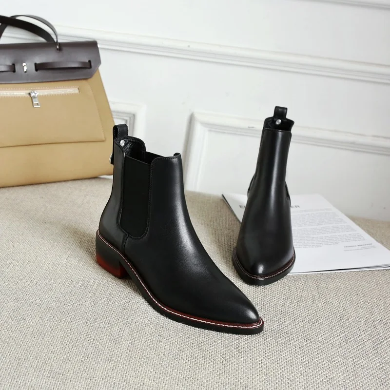 Botas de couro de vaca de primeira camada, bico quadrado e salto bloco com elástico. Conforto e estilo em um só calçado, perfeitas para o seu dia a dia. — foto 6